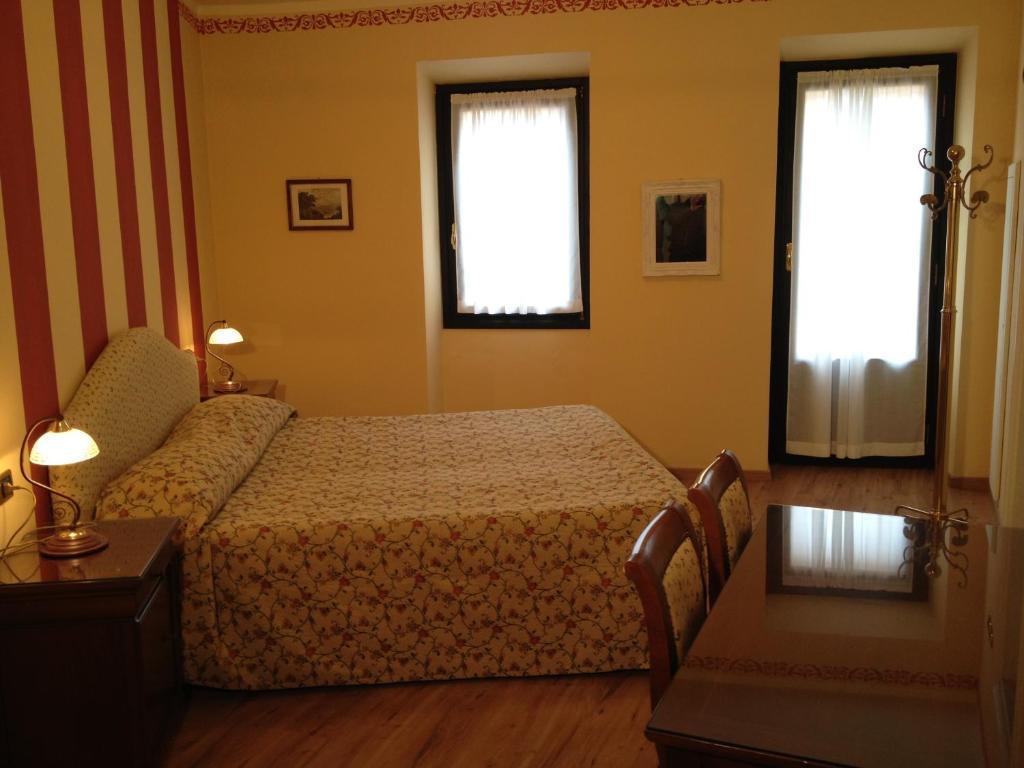 Hotel La Dependance Menaggio Zimmer foto